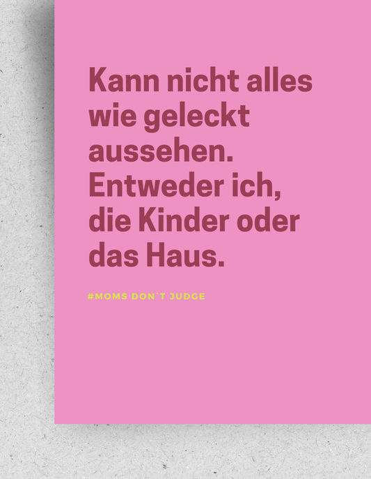 Postkarte "Moms don`t judge"