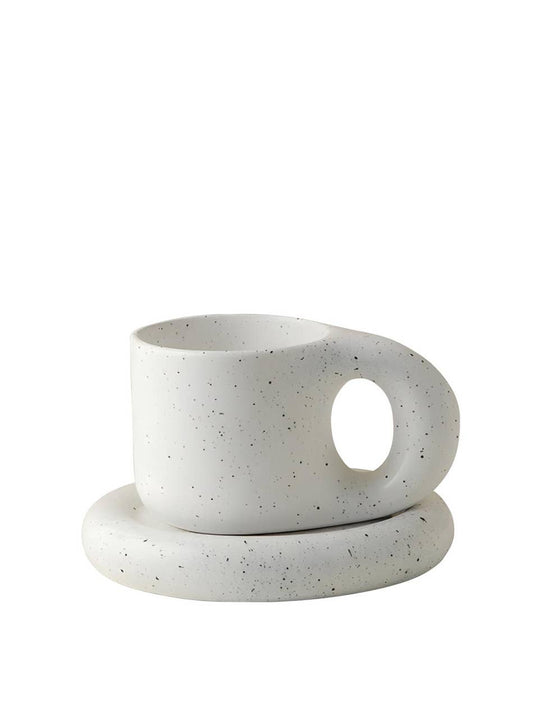 Set mit Tasse und Untertasse aus niedlichem Porzellan mit Ink Splashed „Drapeau“