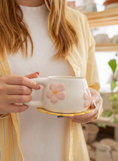 Blomma Tasse – handgefertigte Keramiktasse mit Blumen (300 ml)