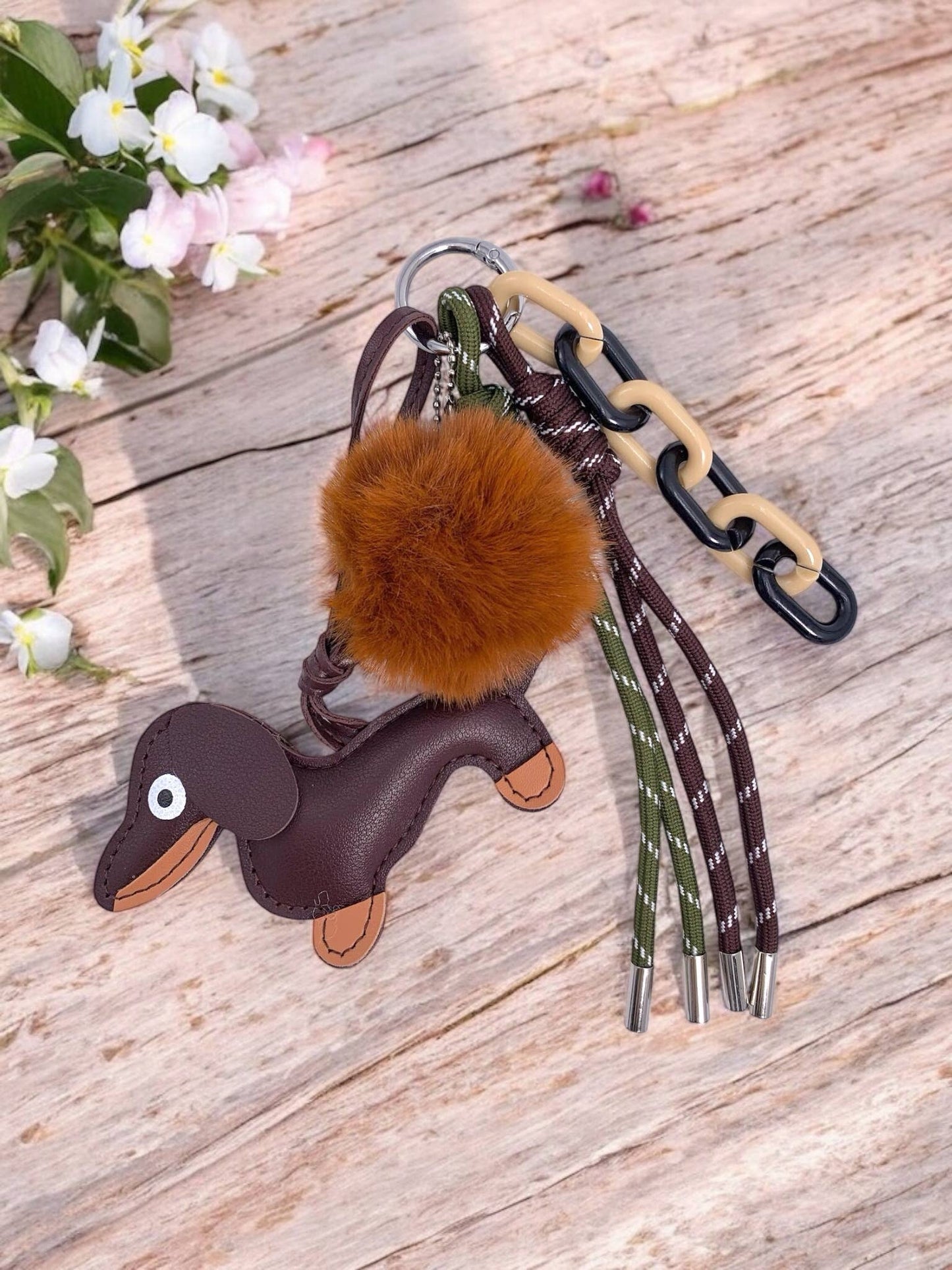 Taschenanhänger und Schlüsselanhänger mit Hund und Bommel PC11
