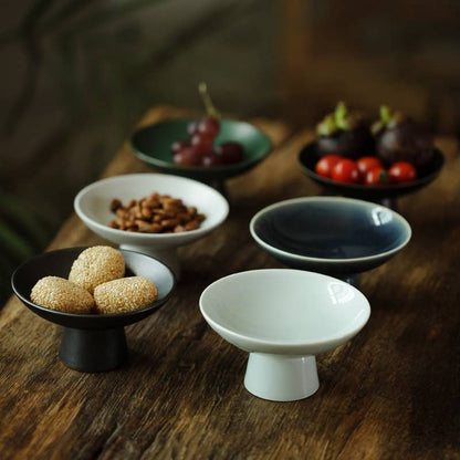 Gohobi Traditioneller japanischer Dessertteller mit Früchten und Nüssen