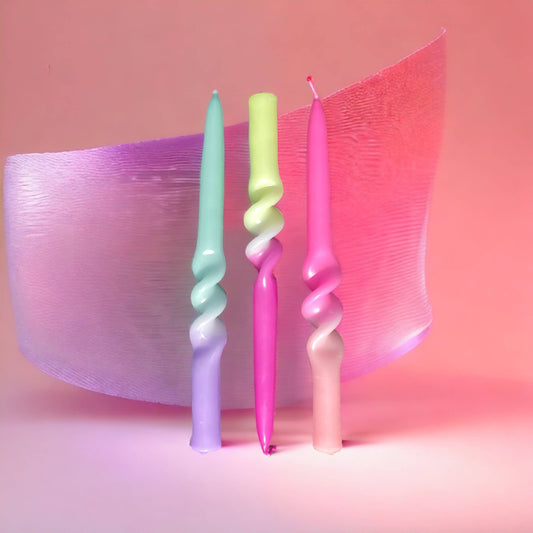 Dip Dye Swirl Set – Drei handgefärbte, gedrehte Stabkerzen im Neon-Look „Yummy Dragonfruit“
