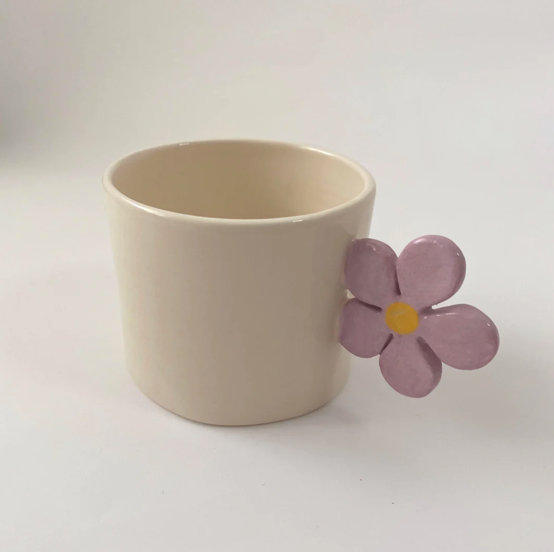 Blomi Tasse – Handgefertigte Keramiktasse mit Blumenhenkel (200 ml)
