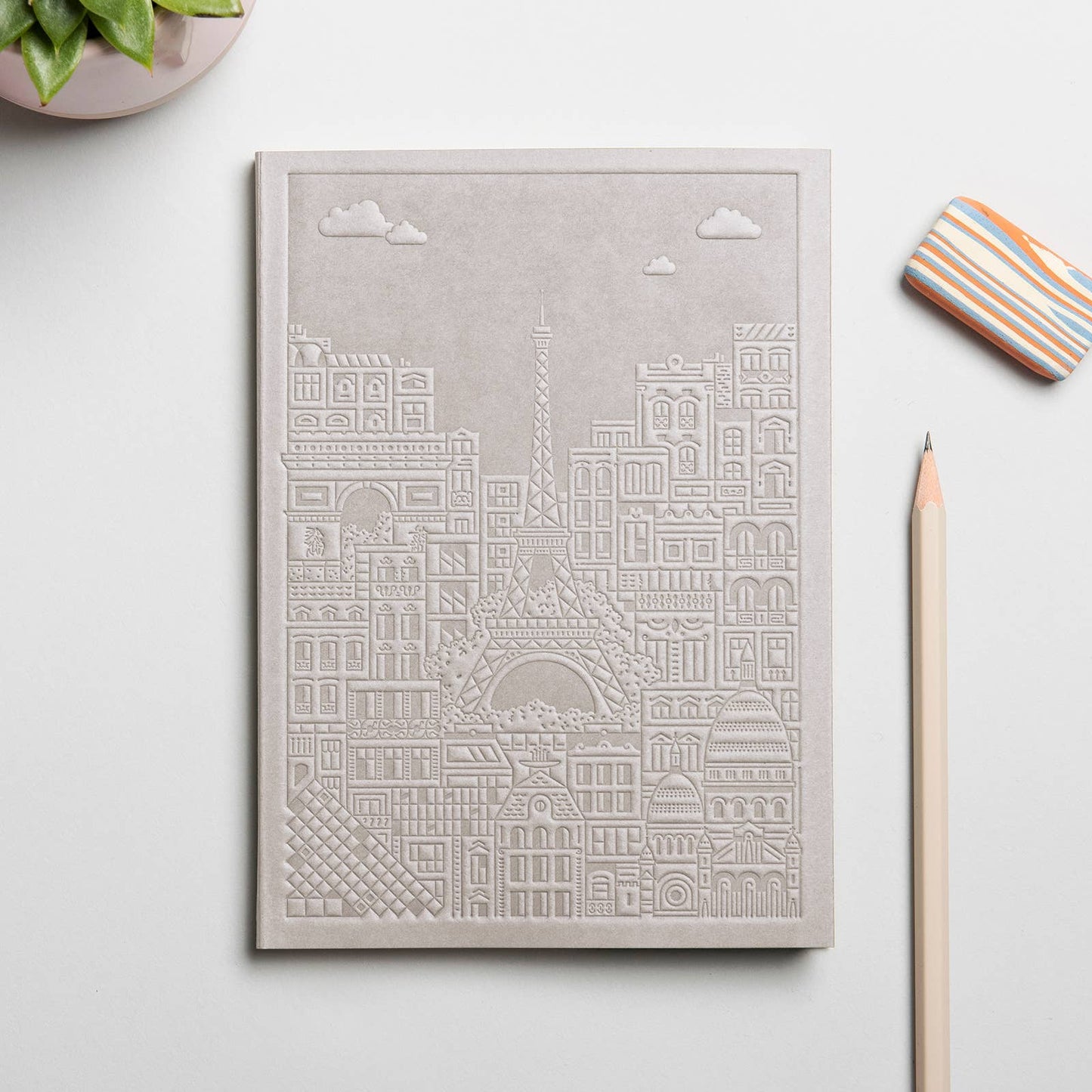 The Paris Notebook – handgeprägtes Notizbuch mit detailliertem Paris-Design