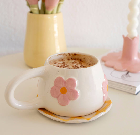 Blomma Tasse – handgefertigte Keramiktasse mit Blumen (300 ml)