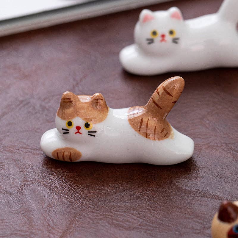 Gohobi Keramik Essstäbchenhalter in Katzenform liegend