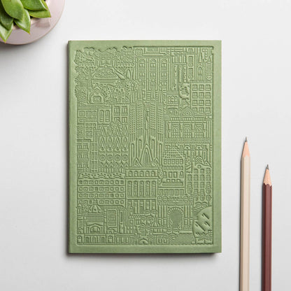 The Barcelona Notebook von The City Works – handgeprägtes Notizbuch im B6-Format