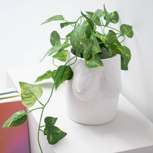 Blumenvasen-Behälter mit Brüstendesign, weiß – handbemalt von Helio Ferretti