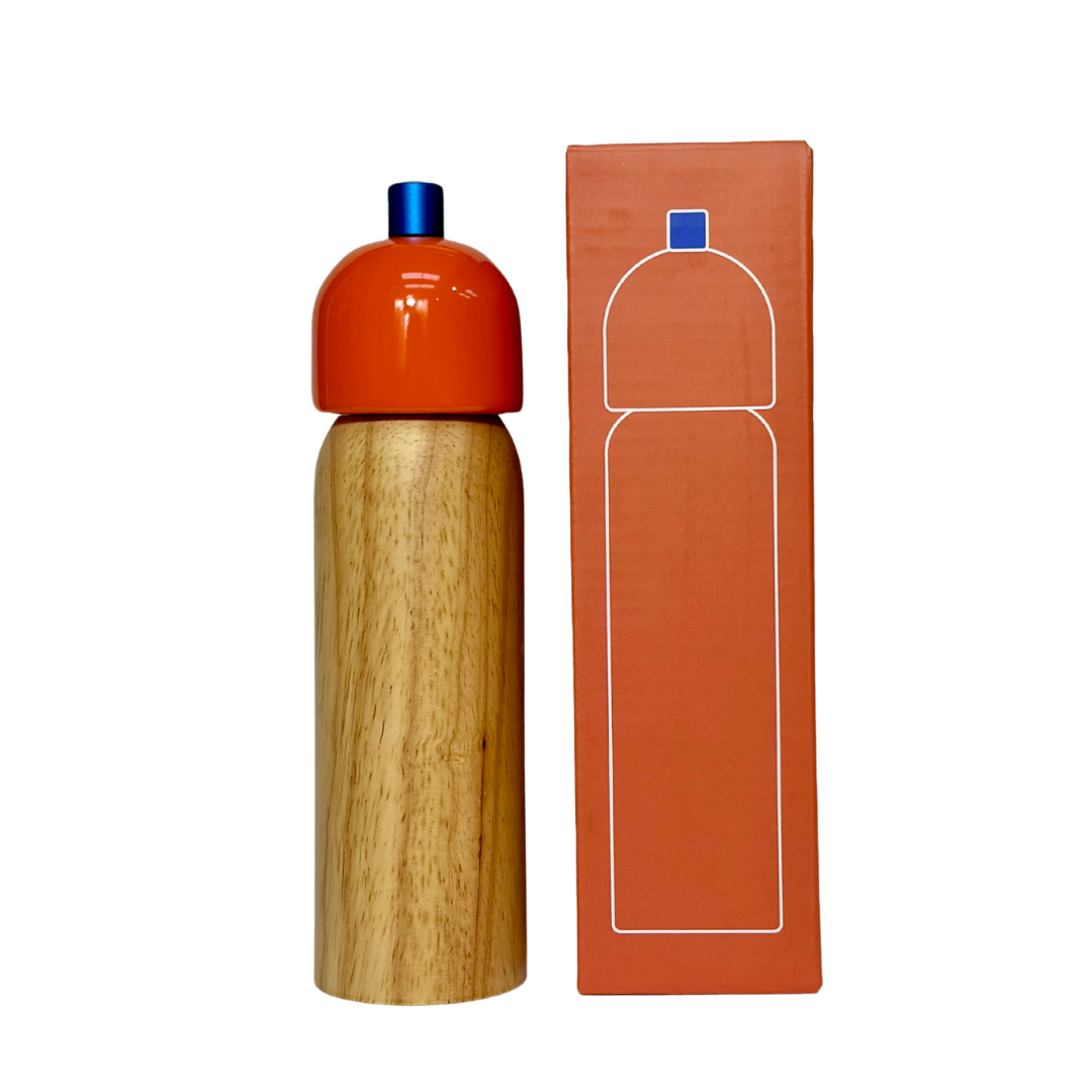 Salz- und Pfeffermühlen in Orange und Blau von MÆGEN