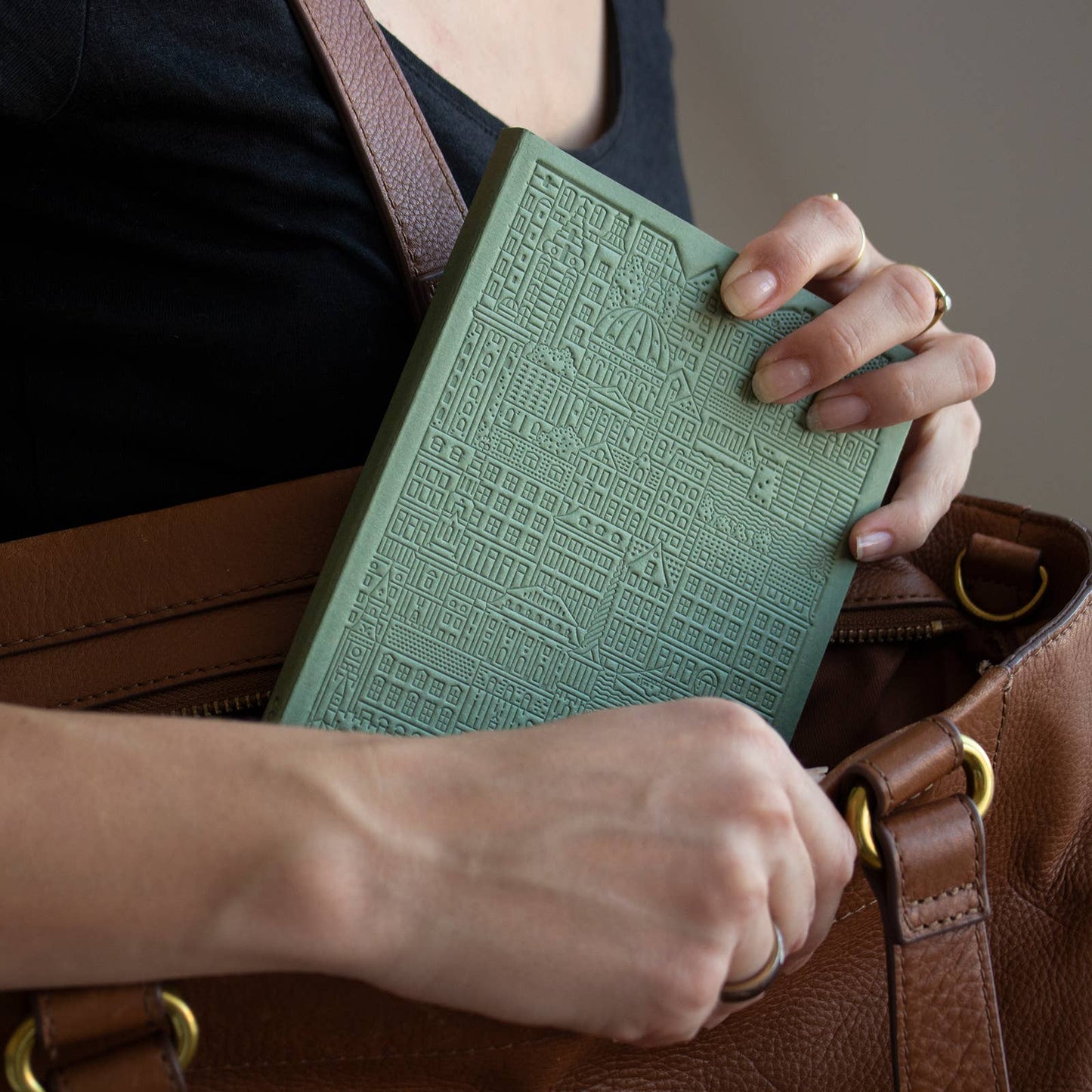 The Copenhagen Notebook von The City Works – handgeprägtes Notizbuch in B6