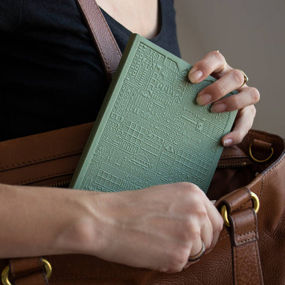 The Copenhagen Notebook von The City Works – handgeprägtes Notizbuch in B6
