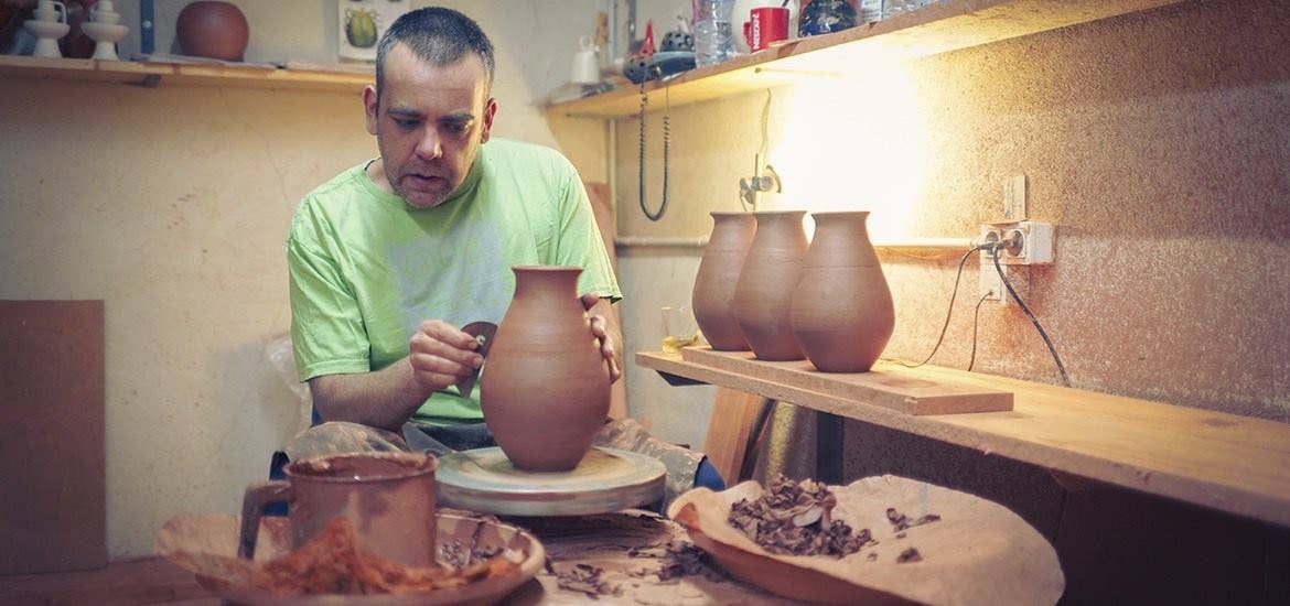 Handgefertigter Kerzenhalter aus Terrakotta