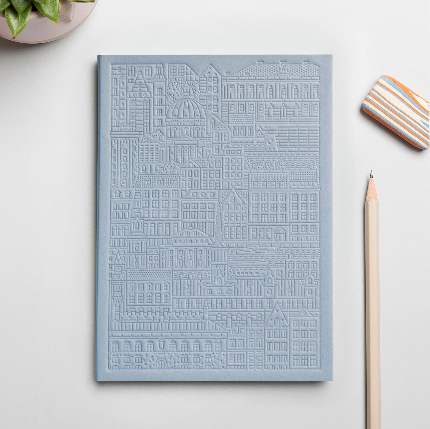 The Copenhagen Notebook von The City Works – handgeprägtes Notizbuch in B6