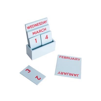 HELLBLAUER KLEINER GLÄNZENDER VOLLFARBIGER KALENDER HF
