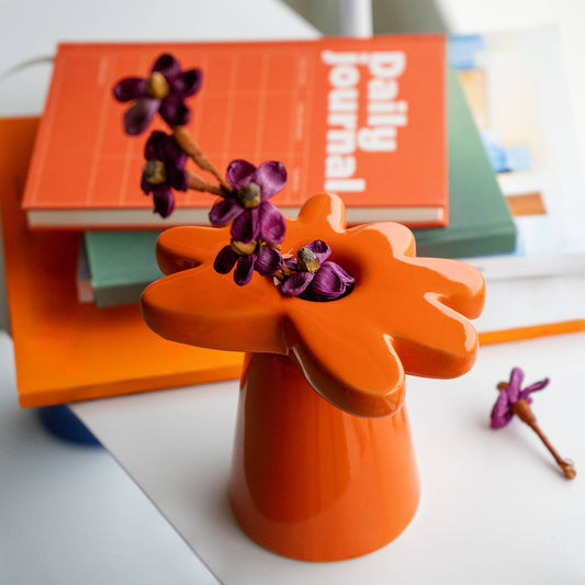 Orange Margeritenvase von Helio Ferretti