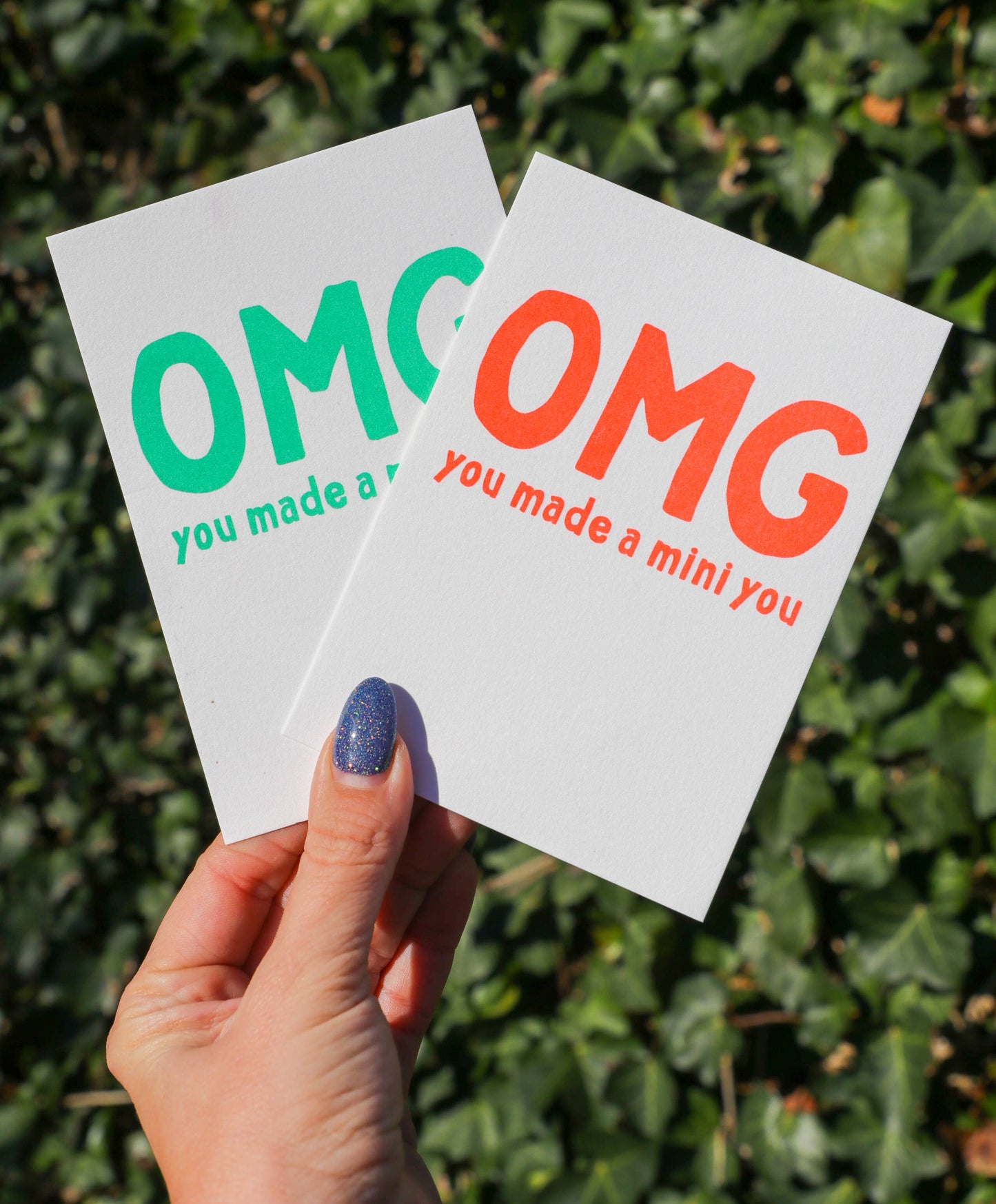 Postkarte „OMG you made a mini you“ in Neonorange - Studio Inktvis