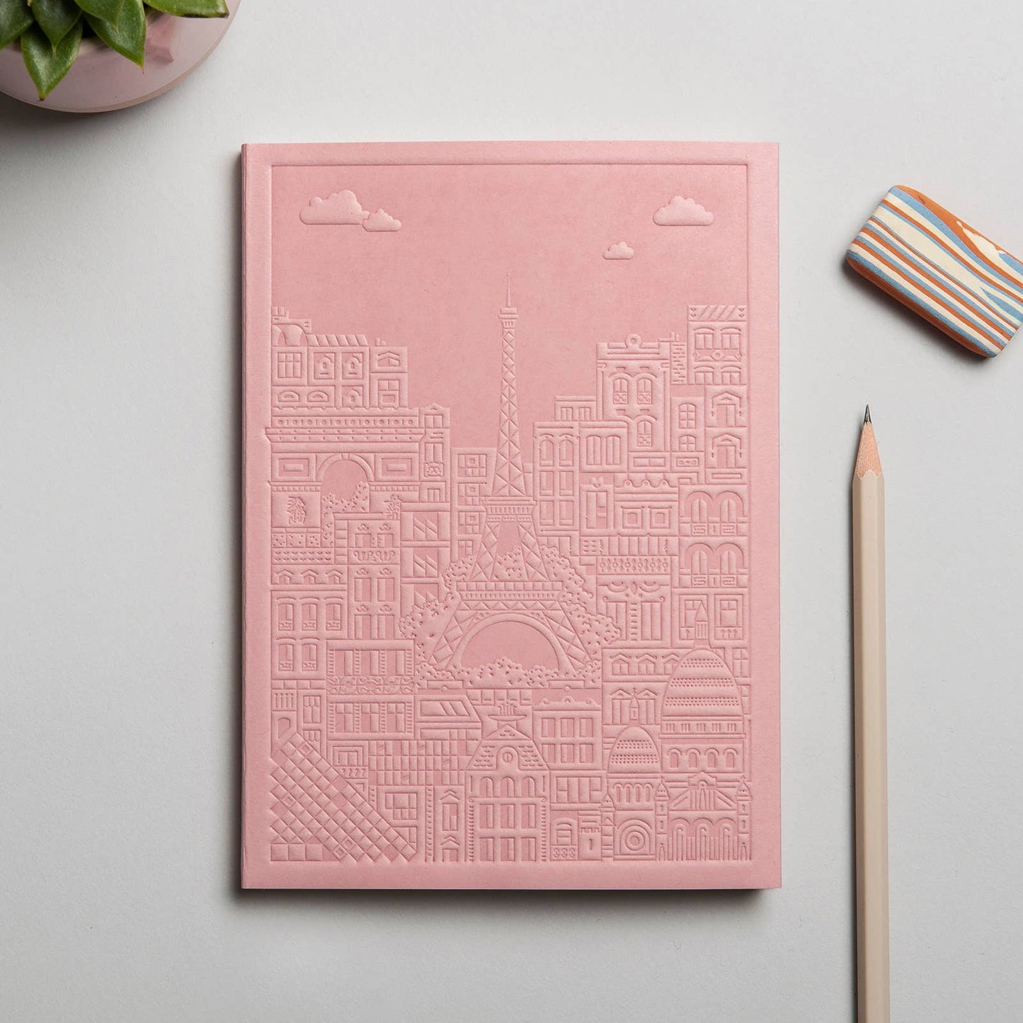 The Paris Notebook – handgeprägtes Notizbuch mit detailliertem Paris-Design