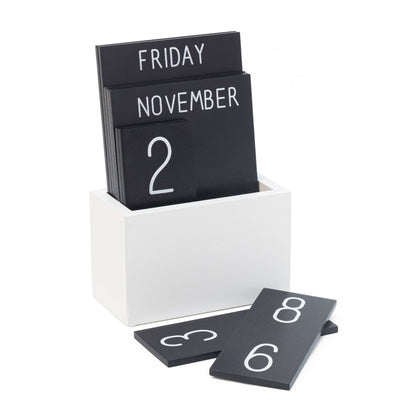 Schwarzer ewiger Holzkalender HF