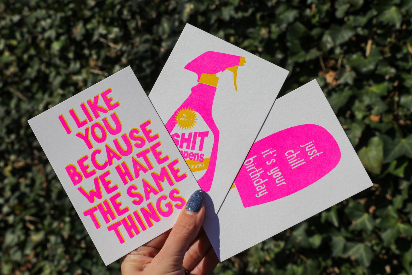 Postkarte „I Like You Because We Hate The Same Things“ von Studio Inktvis