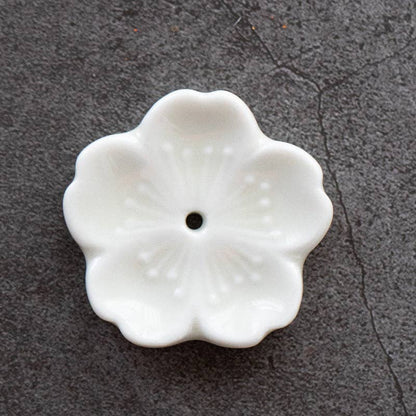 Gohobi Handgefertigte Keramik-Blumenornament Räucherstäbchenhalter