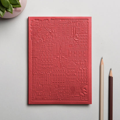 The Barcelona Notebook von The City Works – handgeprägtes Notizbuch im B6-Format