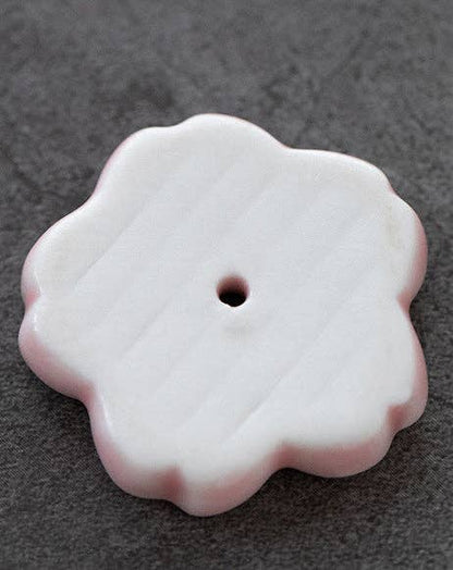 Gohobi Handgefertigte Keramik-Blumenornament Räucherstäbchenhalter