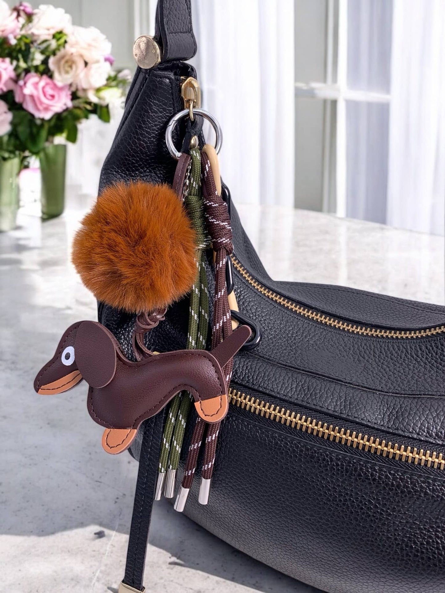 Taschenanhänger und Schlüsselanhänger mit Hund und Bommel PC11